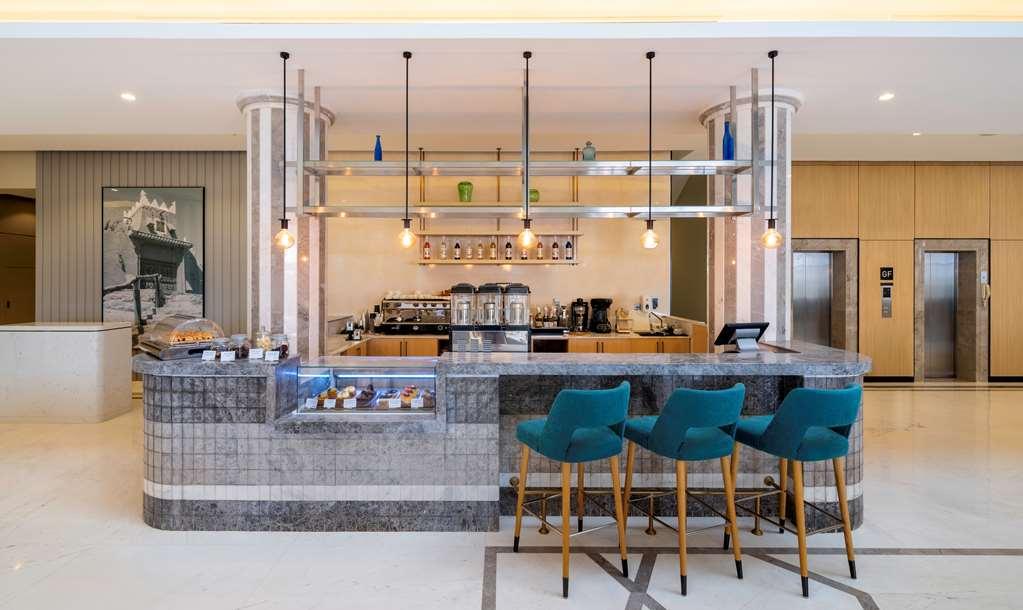 Hotel Radisson Airport *