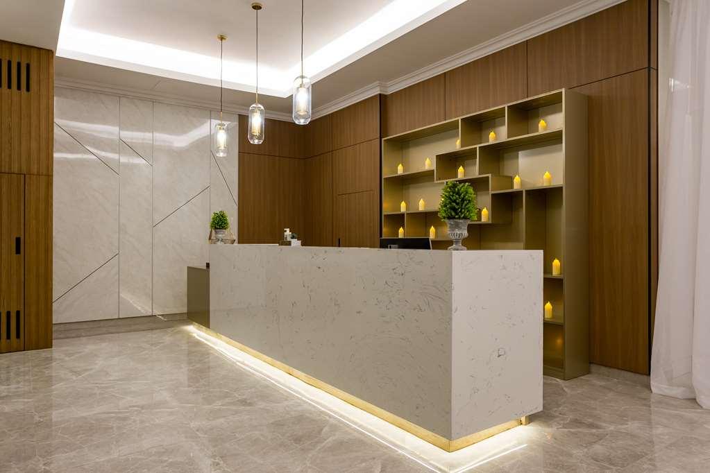 Radisson Airport *